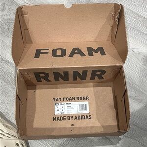 Adidas YZY Foam RNNR